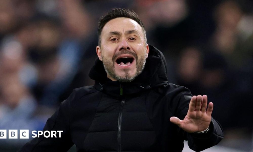 Roberto de Zerbi gestures from the touchline while Marseille boss