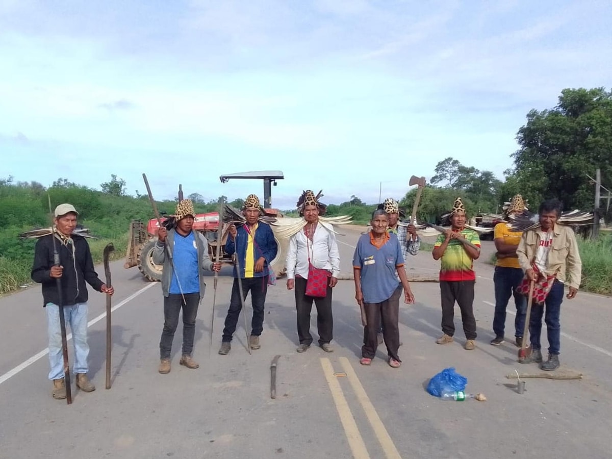 Indigenous people blockade highway to protest destruction of their territory