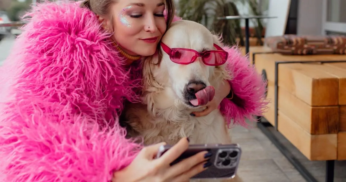 Is it acceptable to comment on the appearance of strangers in public? Readers discuss