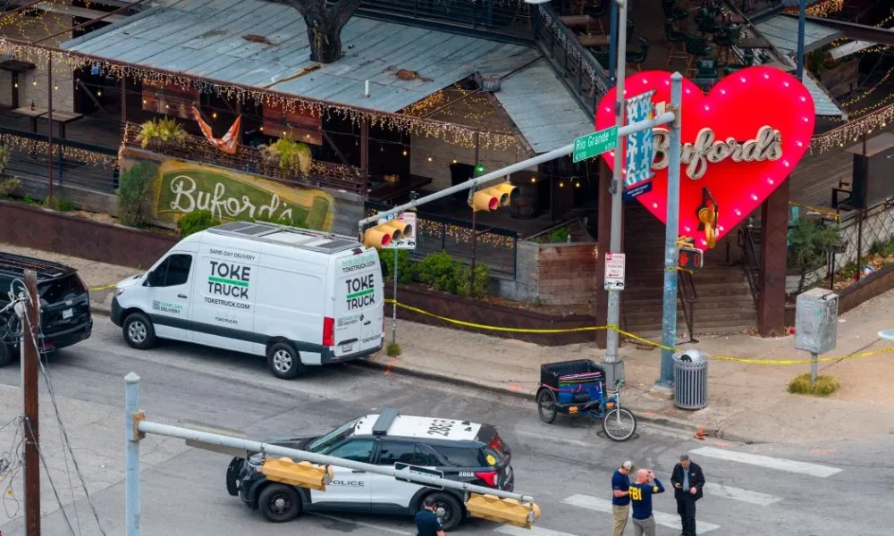 3 Dead, 14 Others Seriously Wounded in Mass Shooting at Austin Bar