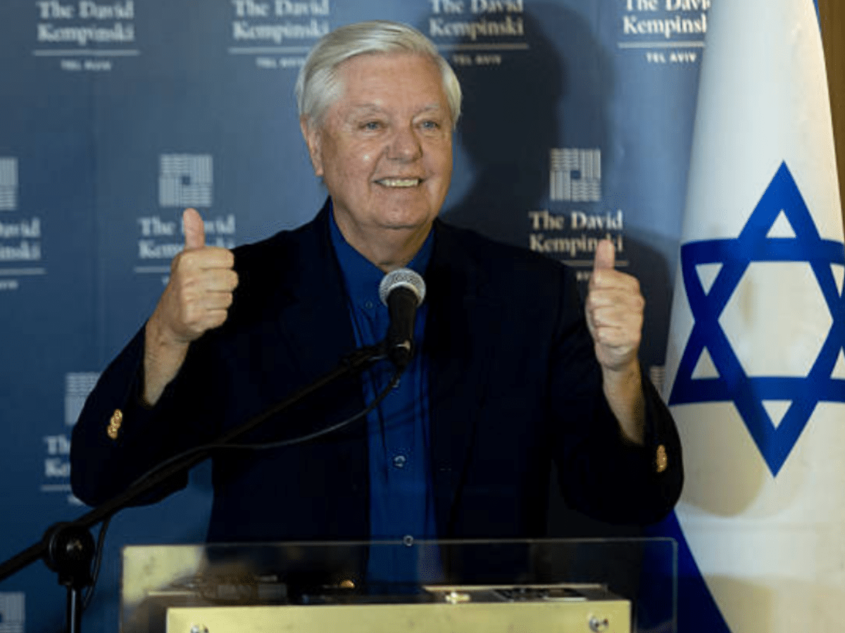 US senator makes bizarre Iwo Jima reference