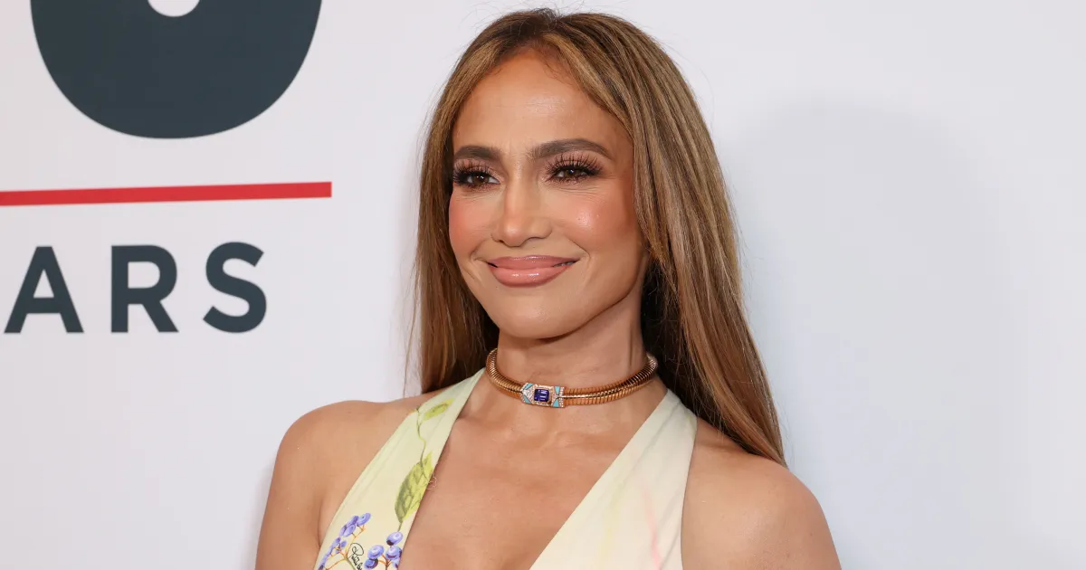 Jennifer Lopez's Romantic Dress Is the Ultimate Spring Look