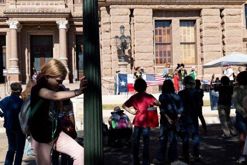 Three dead, 14 injured after shooting in Austin, Texas