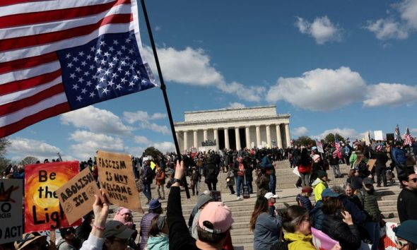 Anti-Trump ’No Kings’ rallies pop up in thousands of US cities