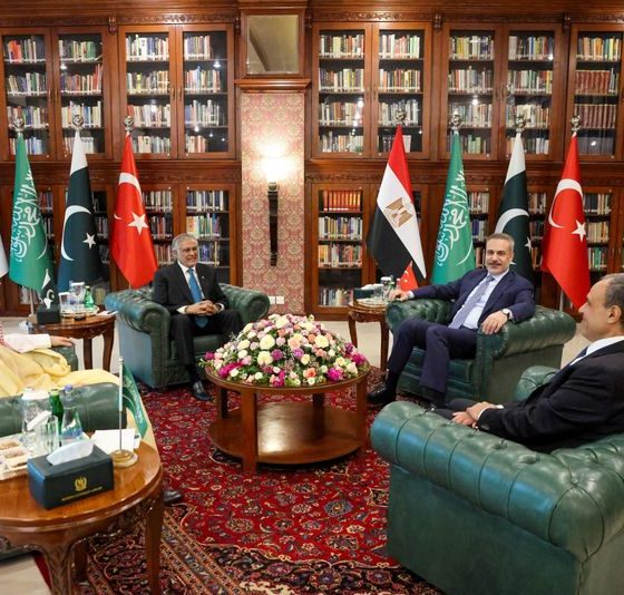 Pakistan prepares to host peace talks as Iran accuses US of ground assault plans