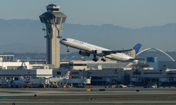 Analysis-Airlines face fare dilemma as fuel spike threatens travel demand