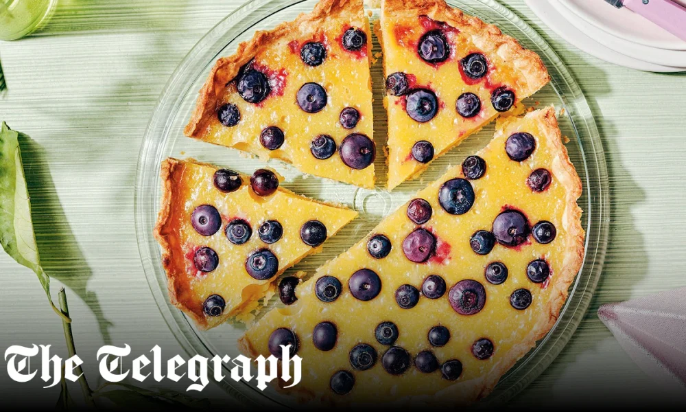 Lemon tart with blueberries