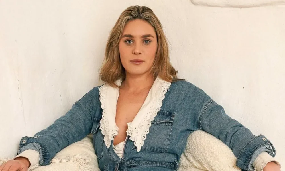 'I’m a polyamorous mum - here’s how I juggle partners and parenting'