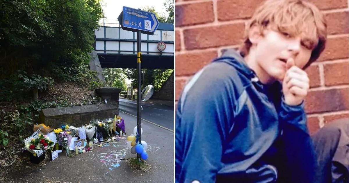 Ex-police officer accused of 'lying down and taking selfie at murder scene' | News UK