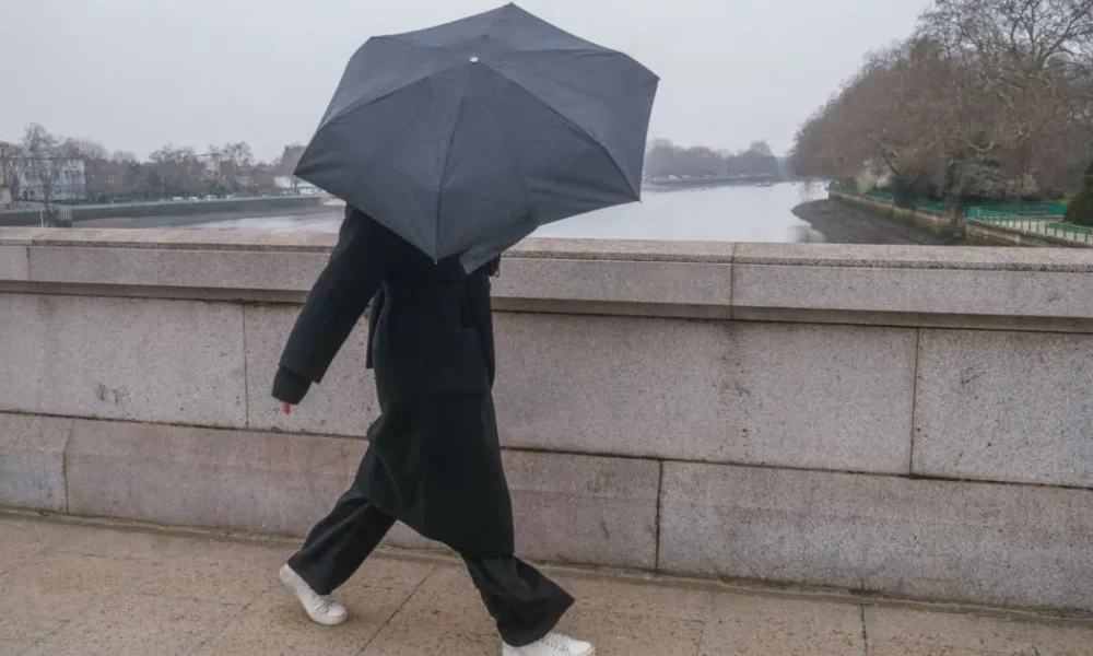 Britain set for 'cold plunge' as rain and single-digit temperatures return | News UK