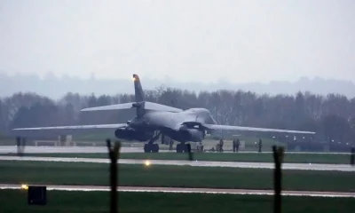 Huge US bomber nickmamed 'the Bone' that can hit 900mph lands in UK | News UK