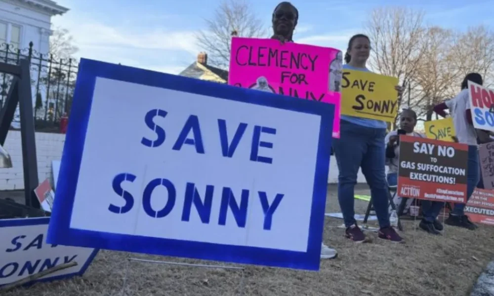 Death row inmate who didn’t kill anyone spared execution in last-minute twist | News US