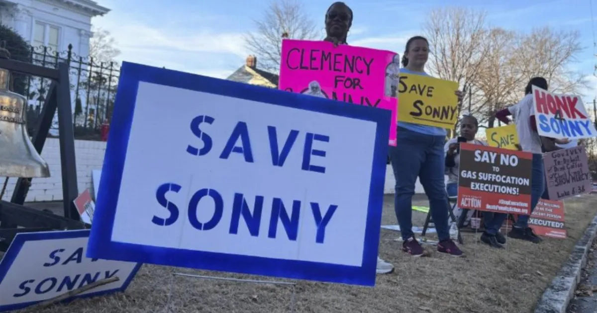 Death row inmate who didn’t kill anyone spared execution in last-minute twist | News US