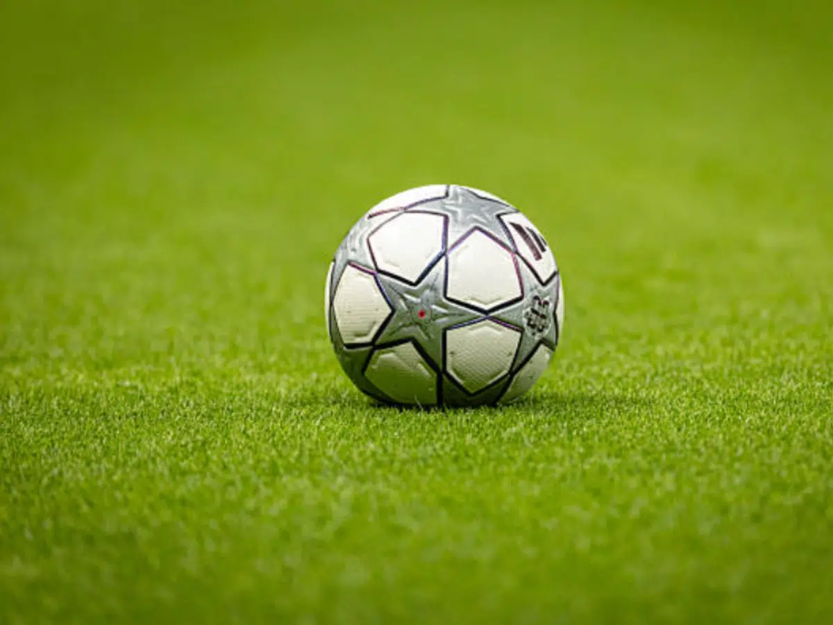 UEFA rejects English clubs plea for more players