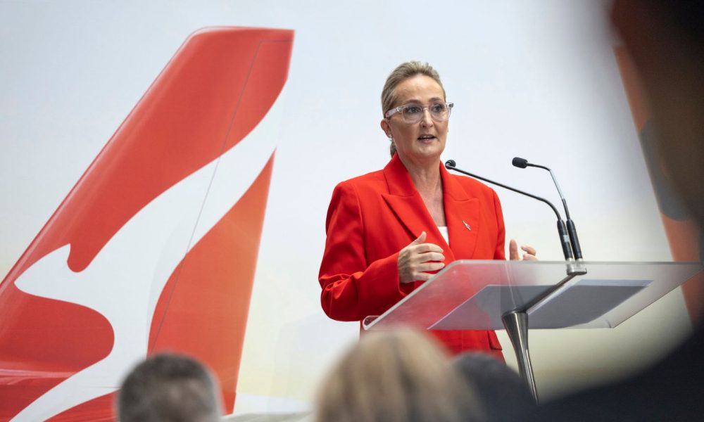 Bumper profit as Qantas rewards loyalty