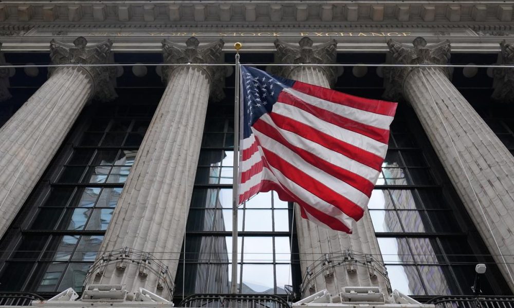 Wall St indexes fall on worries about Middle East war