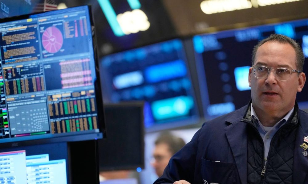 Wall St down as Middle East turmoil fans inflation fear