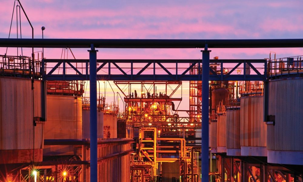 Alcoa scales back amid gas squeeze