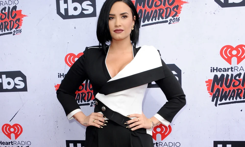 Demi Lovato at 2016 iHeartRadio Music Awards