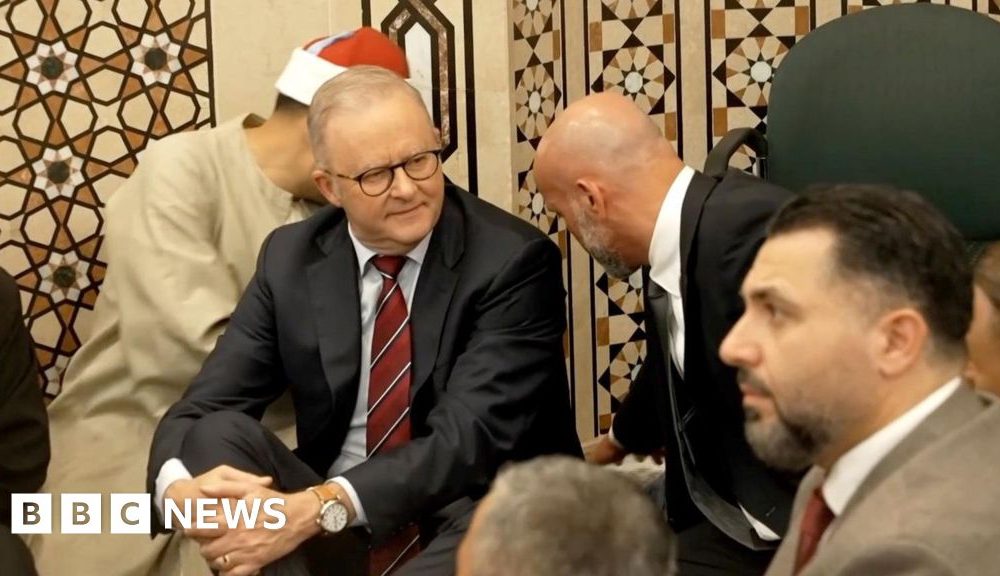 Australia PM heckled at Sydney mosque Ramadan event
