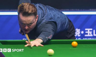 Shaun Murphy playing a shot at the World Open