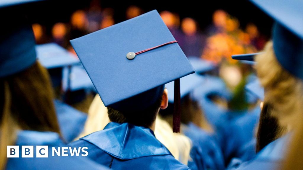Student loans inquiry to look at whether system is 'unfair to graduates'
