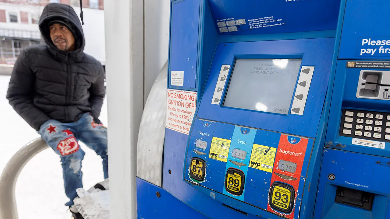 Oil surge tied to Iran conflict could keep gas prices rising despite recent dip