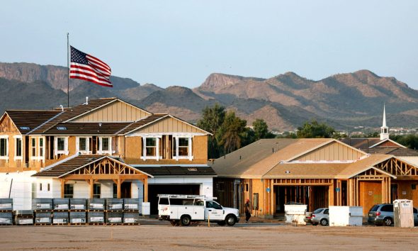 US housing market stays tight as median home prices hover near $400,000