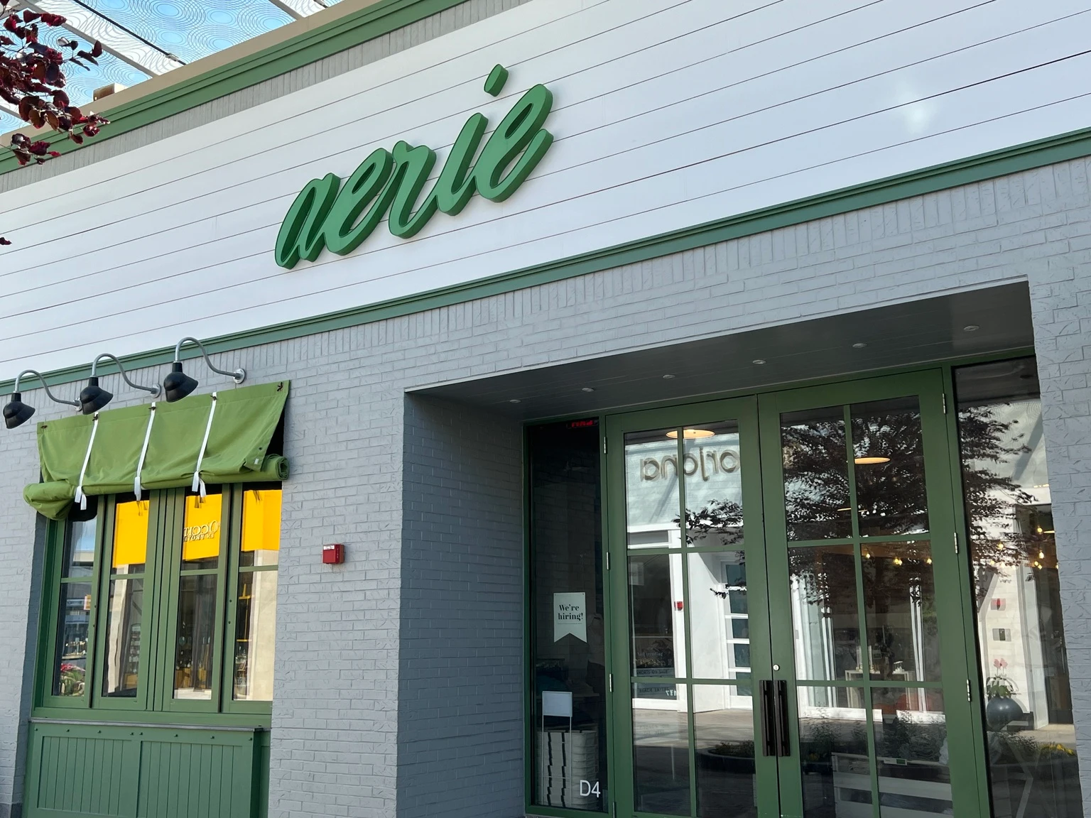 American Eagle Outfitters: Buy The Dip As Aerie Drives Surging Comps