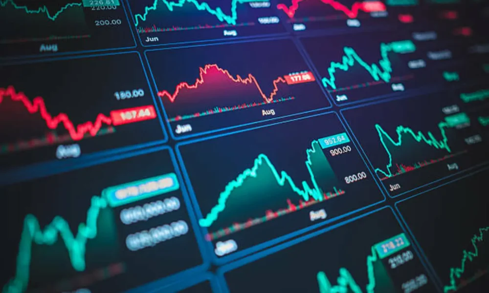 Whale's Insight: Strategy's $10B Preferred Stock Machine And The Global Rate Freeze