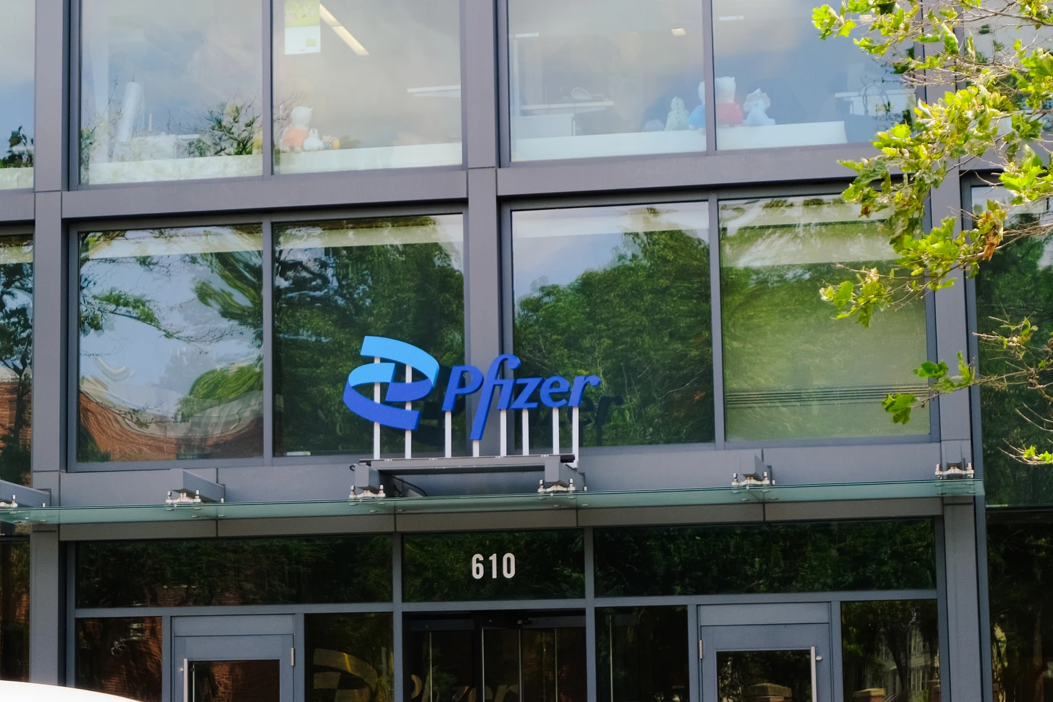 Pfizer: Time To Buy The Turnaround