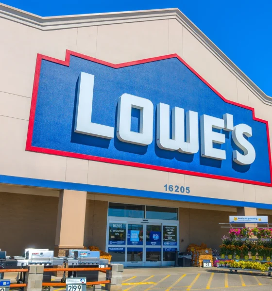 Lowe's: Macroeconomic Headwinds Become More And More Concerning (NYSE:LOW)