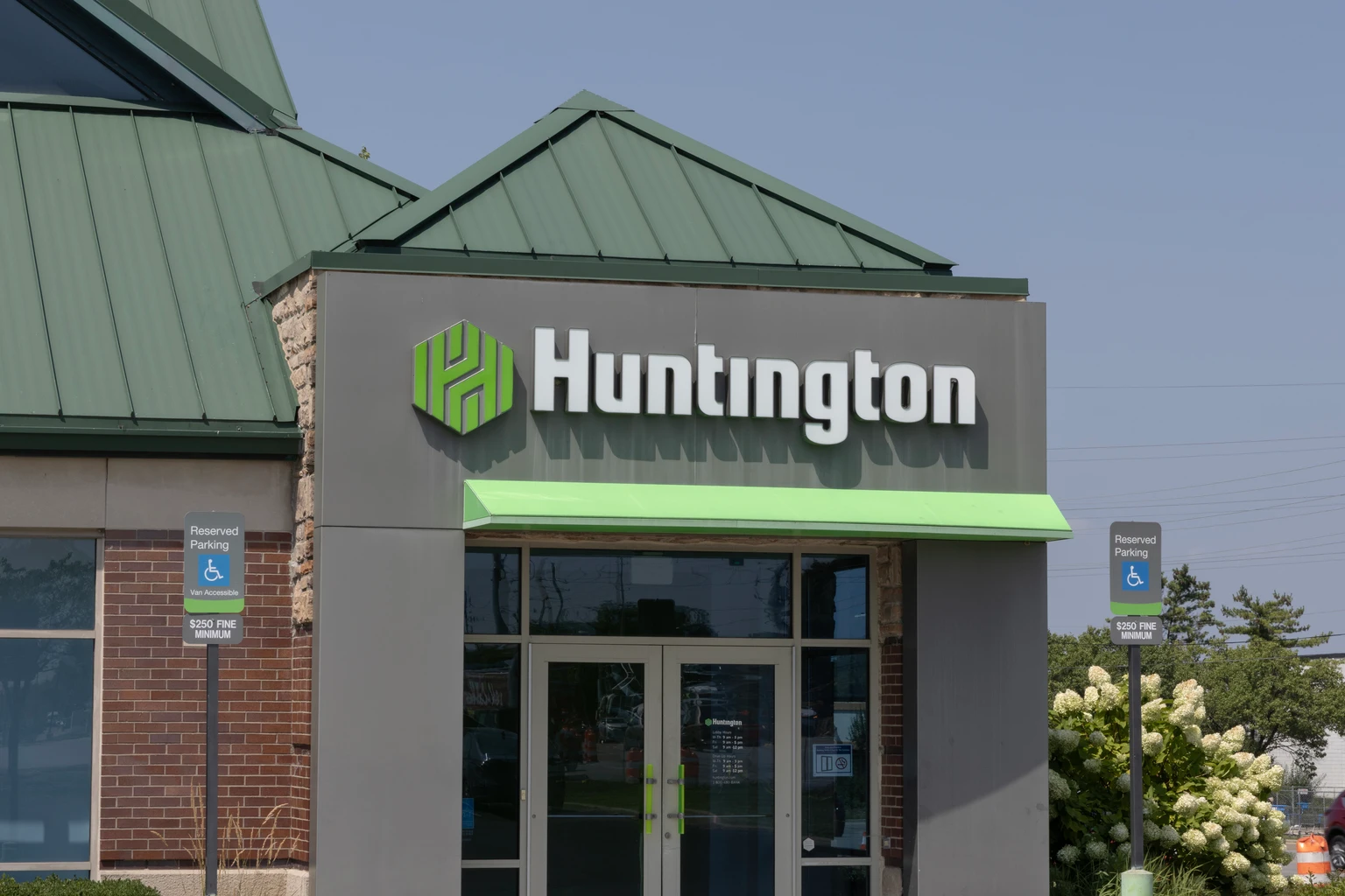 Huntington Bancshares: I'm Paying Attention