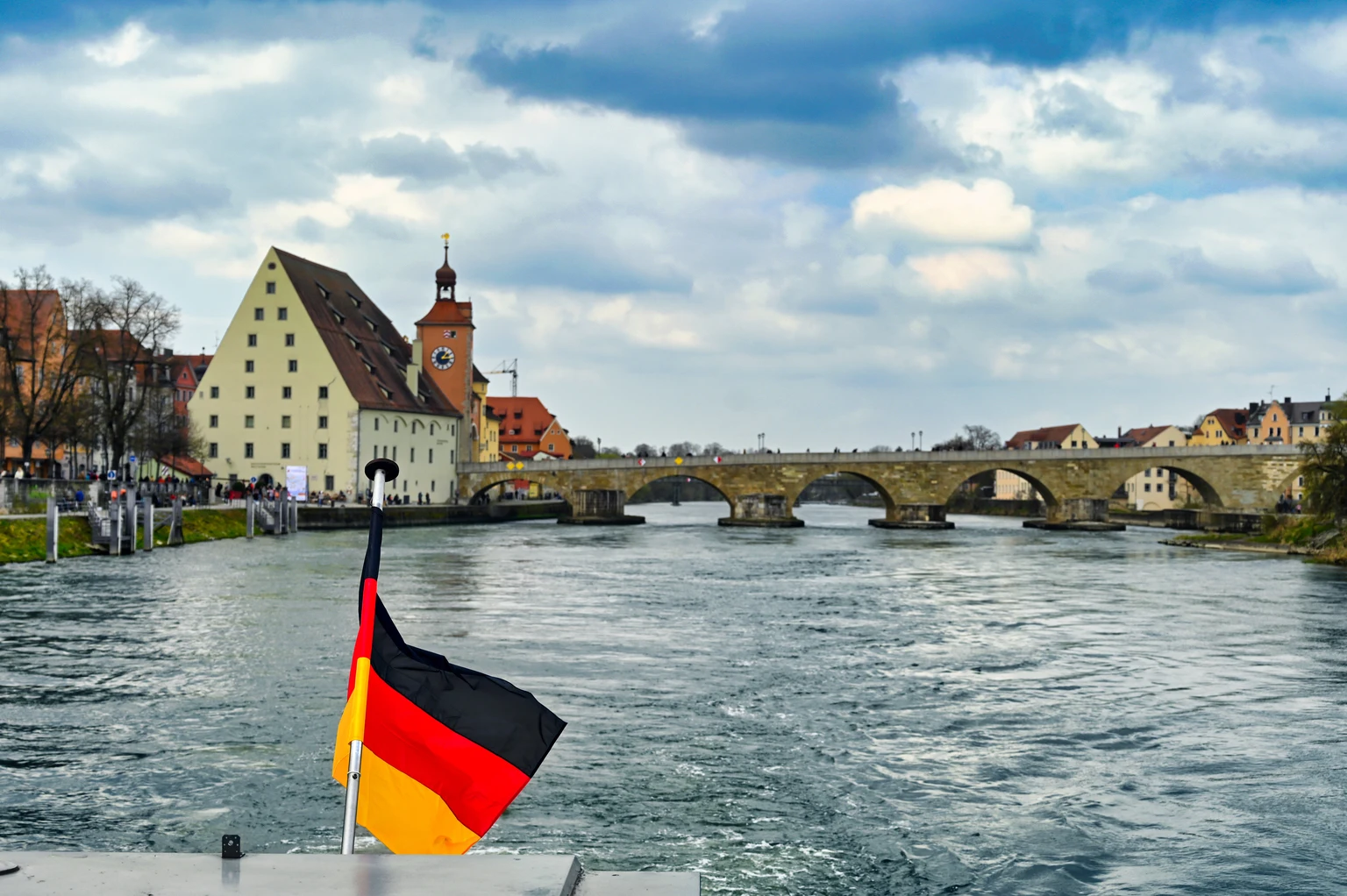 Hannover Re: Sharp Dividend Increase After A Strong Year (OTCMKTS:HVRRF)