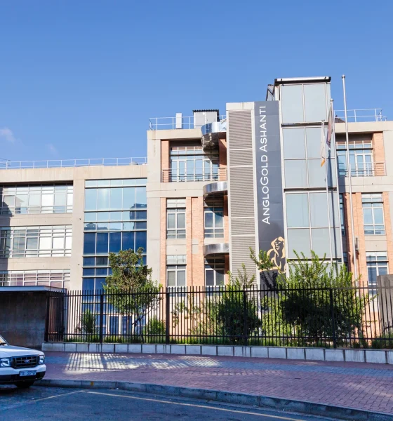 AngloGold Ashanti Stock: Good With Strategy, But Expensive (NYSE:AU)