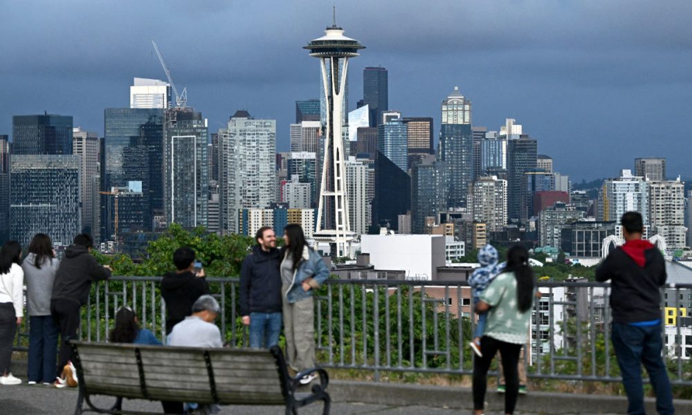 Washington lawmakers pass 9.9% "millionaires tax"