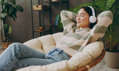 SoundCloud is a vibrant platform where music lovers and creators connect. This makes it a great space for artists to share their sound and reach an audience eager for fresh tunes. That’s why it’s crucial for every artist to consider growing their music career on SoundCloud.