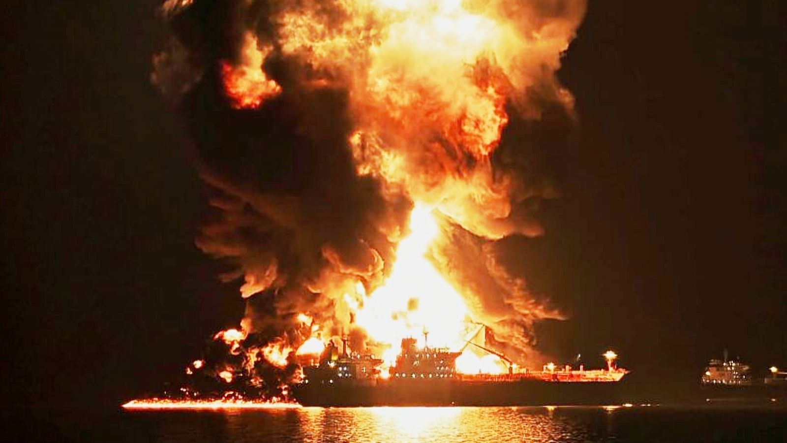 Midget subs and kamikaze drone boats - how Iran can block the Strait of Hormuz | World News