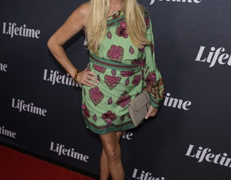 Sutton Stracke on the red carpet.