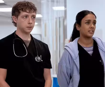 Shabana Azeez and Gerran Howell in The Pitt Season 2 Episode 9