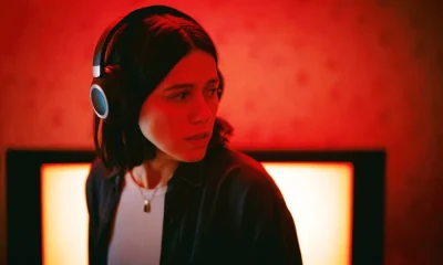 Nina Kiri in Undertone