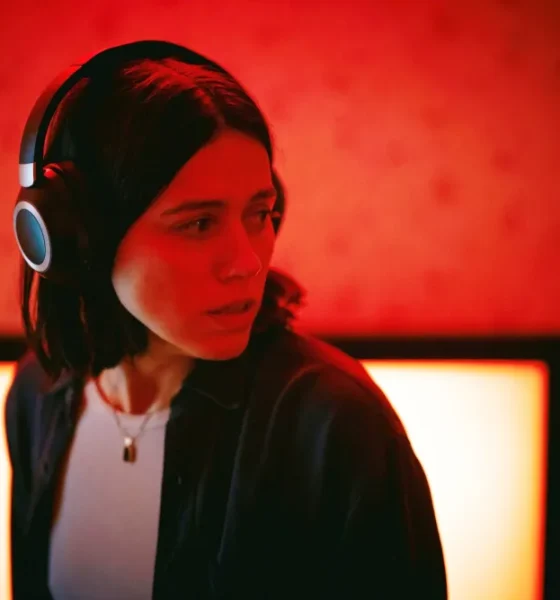 Nina Kiri in Undertone