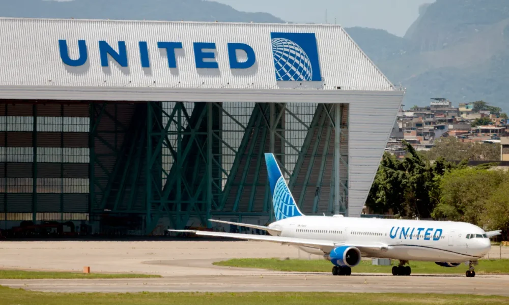 United Airlines warns airfares could rise up to 20% on high fuel costs