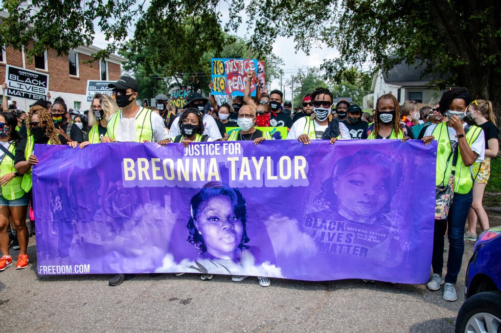 Prosecutors seek to dismiss charges against two Louisville officers in the Breonna Taylor case