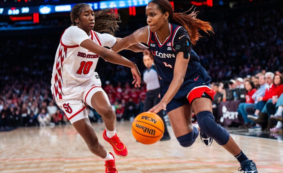 UConn, UCLA, South Carolina lead women's AP Top 25 going into conference tournaments