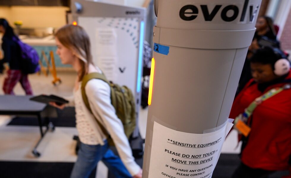 Georgia public schools may do daily weapons checks