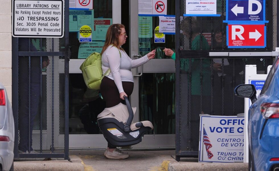 Voters are turned away in two Texas counties after change in primary rules