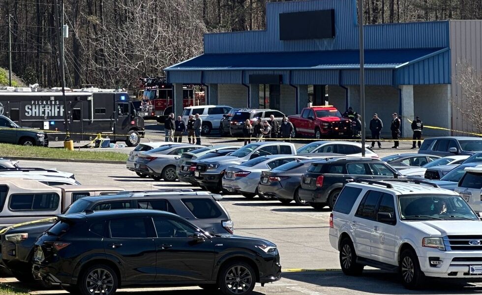 Gunman killed and 1 hospitalized after VA clinic shooting, police say