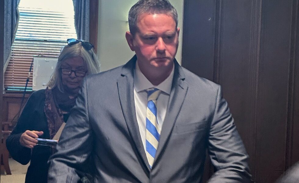 Ex-NY trooper guilty of manslaughter in chase that killed 11-year-old girl