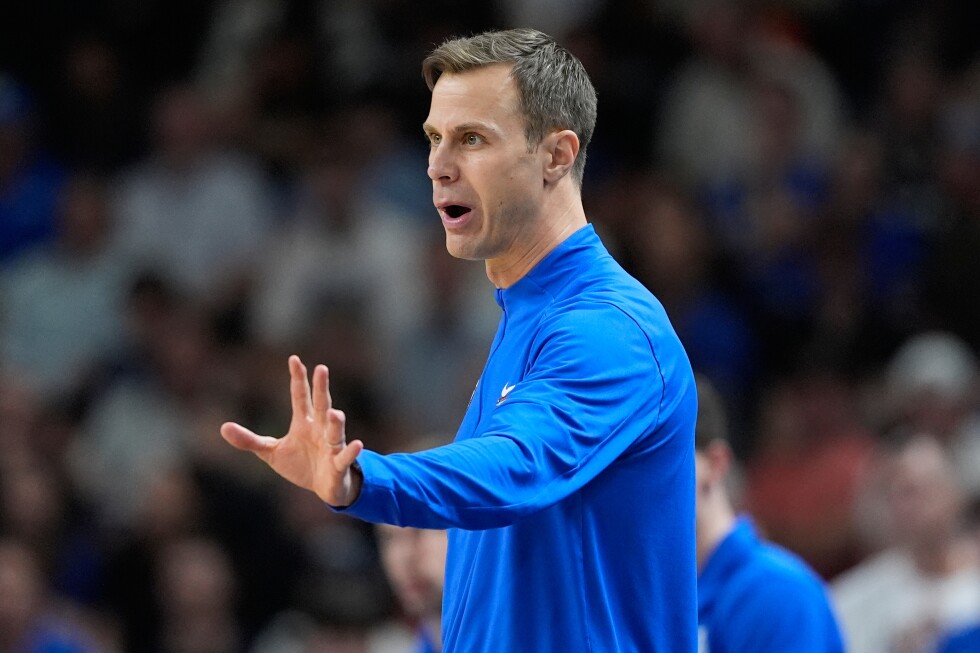 High-majors rule as NCAA Tournament spins toward Sweet 16